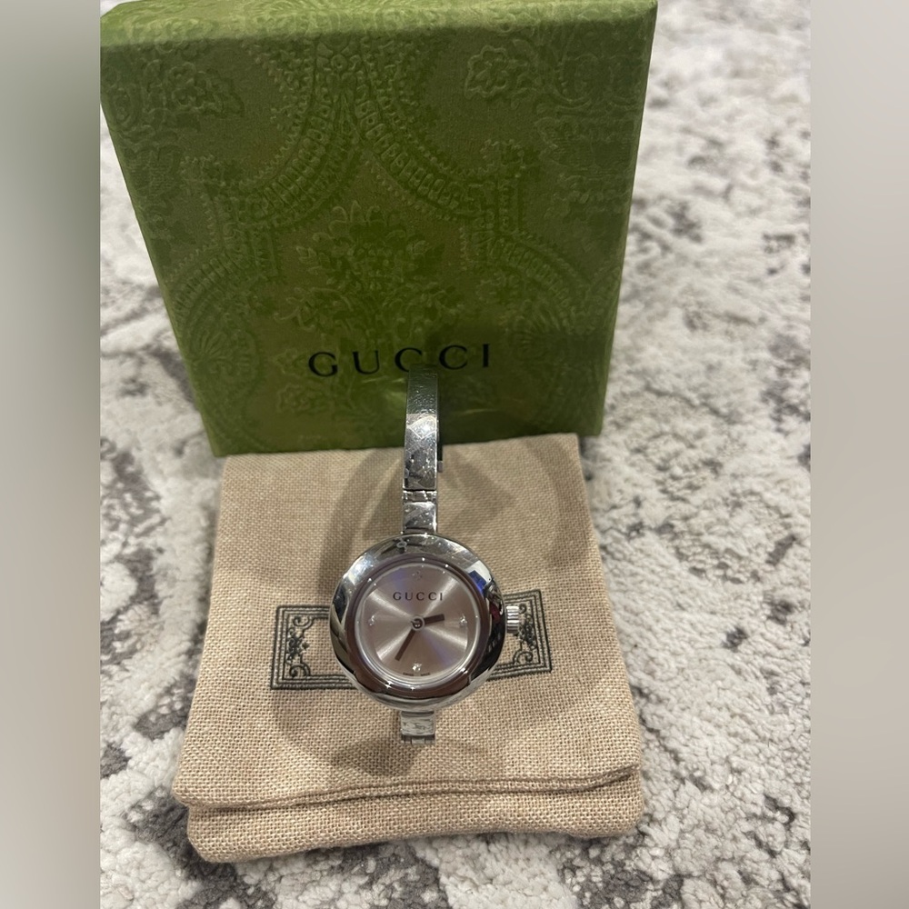 Gucci Watch 105 Series - Picture 1 of 4